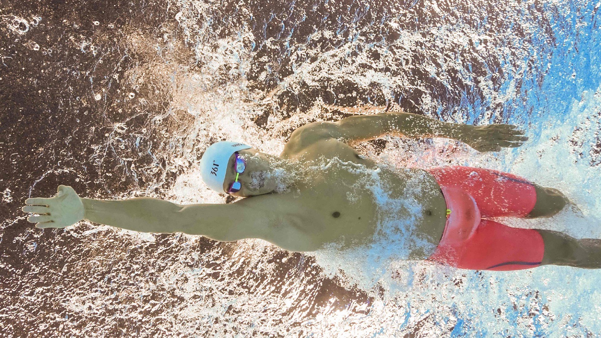 “梅开二度！明星核心一人撑起整场比赛的胜利”